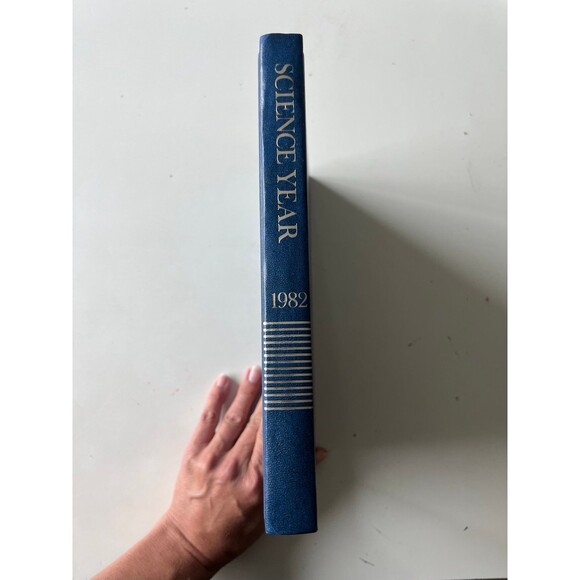 Science Year The World Book Science Annual - 1982 Textbook Book Books - Picture 3 of 5